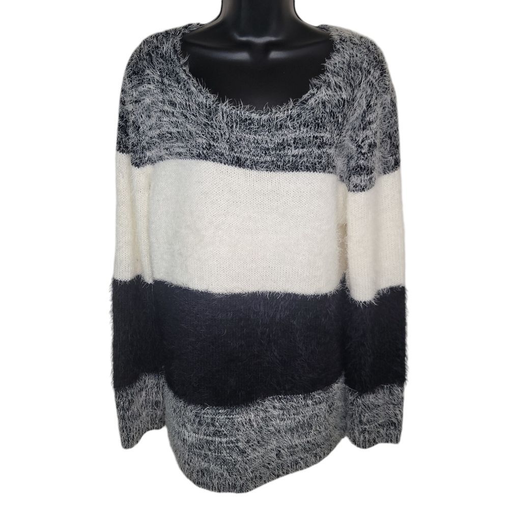 Venus Striped Fuzzy Pullover Sweater Size Medium